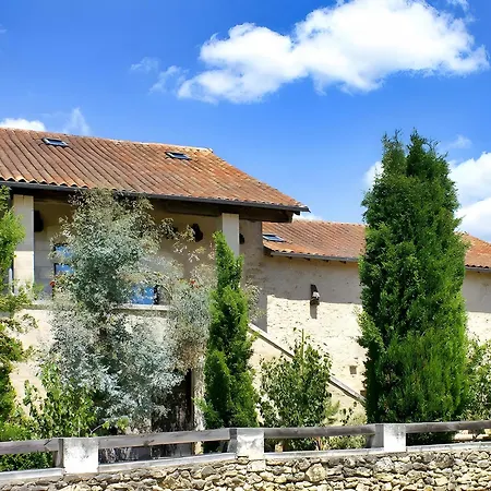 Les Abeilles Holiday home