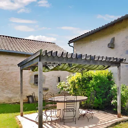 Maison De Les Abeilles