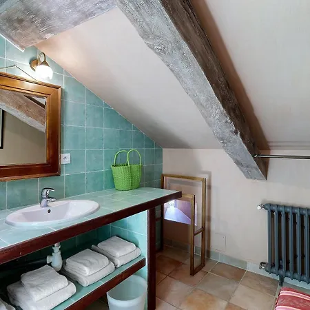 Maison De Les Abeilles